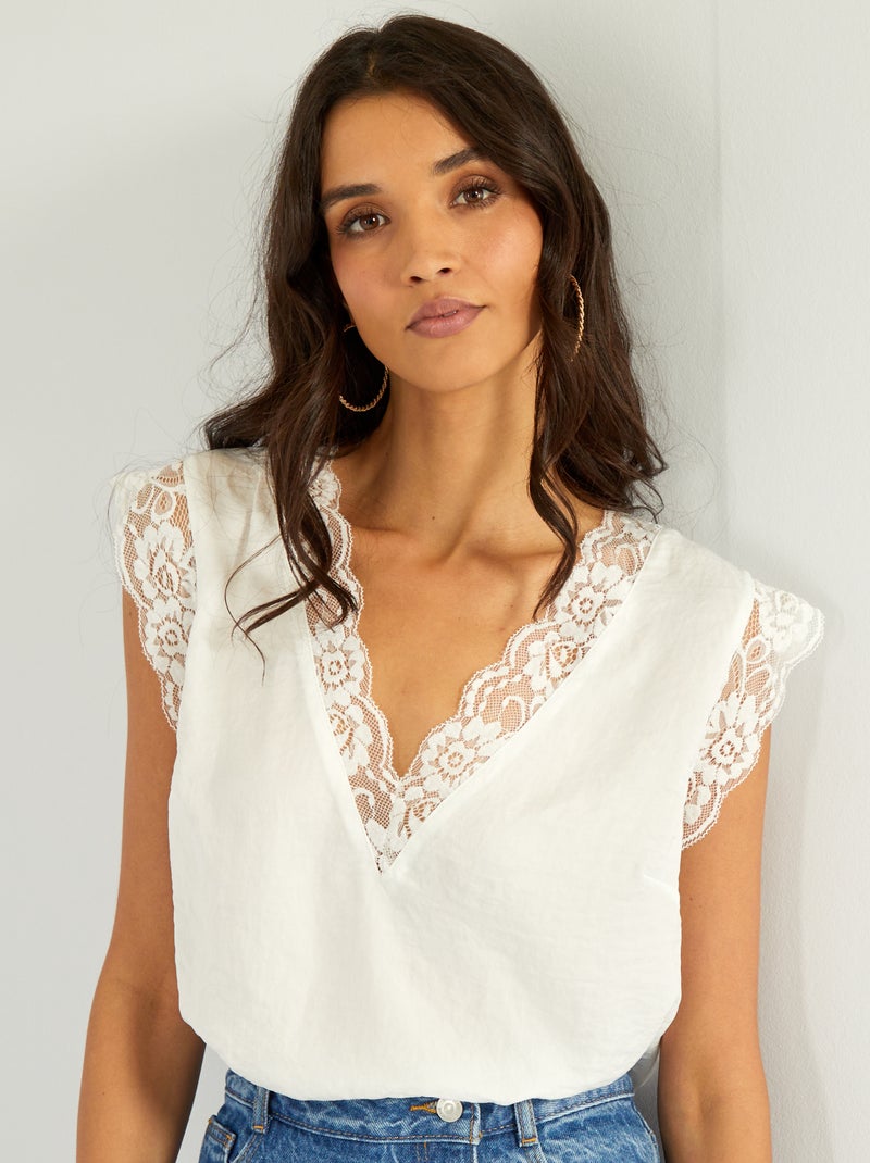 Blusa satinada con encaje Blanco - Kiabi