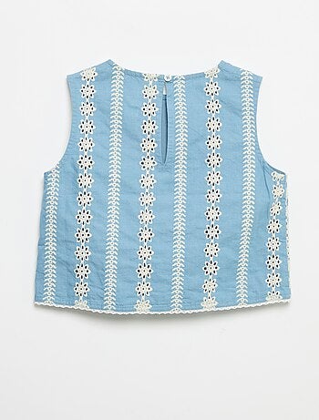 Blusa sin mangas con bordados all over