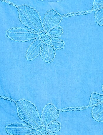 Blusa sin mangas con bordados florales