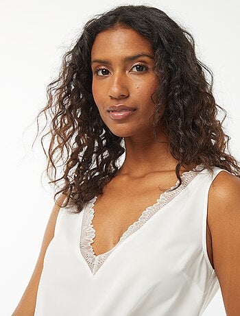 Blusa sin mangas con cuello de encaje