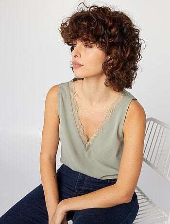 Blusa sin mangas con cuello de encaje