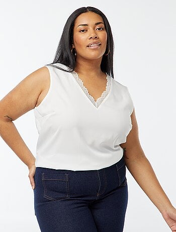 Blusa sin mangas con cuello de pico con bordes de encaje
