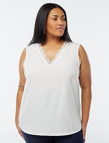 Blusa sin mangas con cuello de pico con bordes de encaje