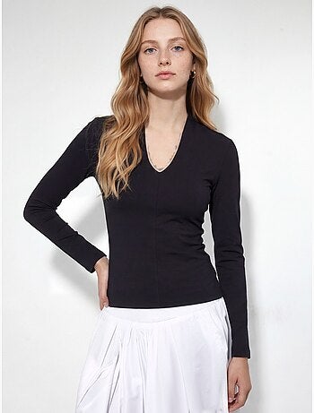 Blusa slim fit de manga larga con cuello en v busem