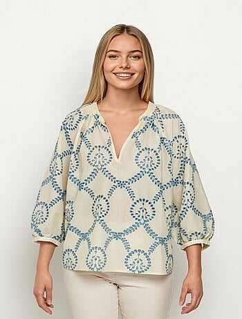 Blusa suelta con bordado calado y mangas 3/4 - AFIBEL