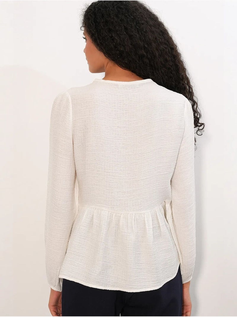 Blusa tejida con volantes y cierre de lazada bdart Blanco - Kiabi