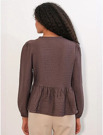 Blusa tejida con volantes y cierre de lazada bdart