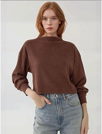 Blusa texturizada con cuello barco