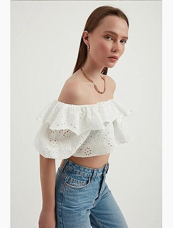 Blusa texturizada con hombros descubiertos, volantes y mangas globo hiccup