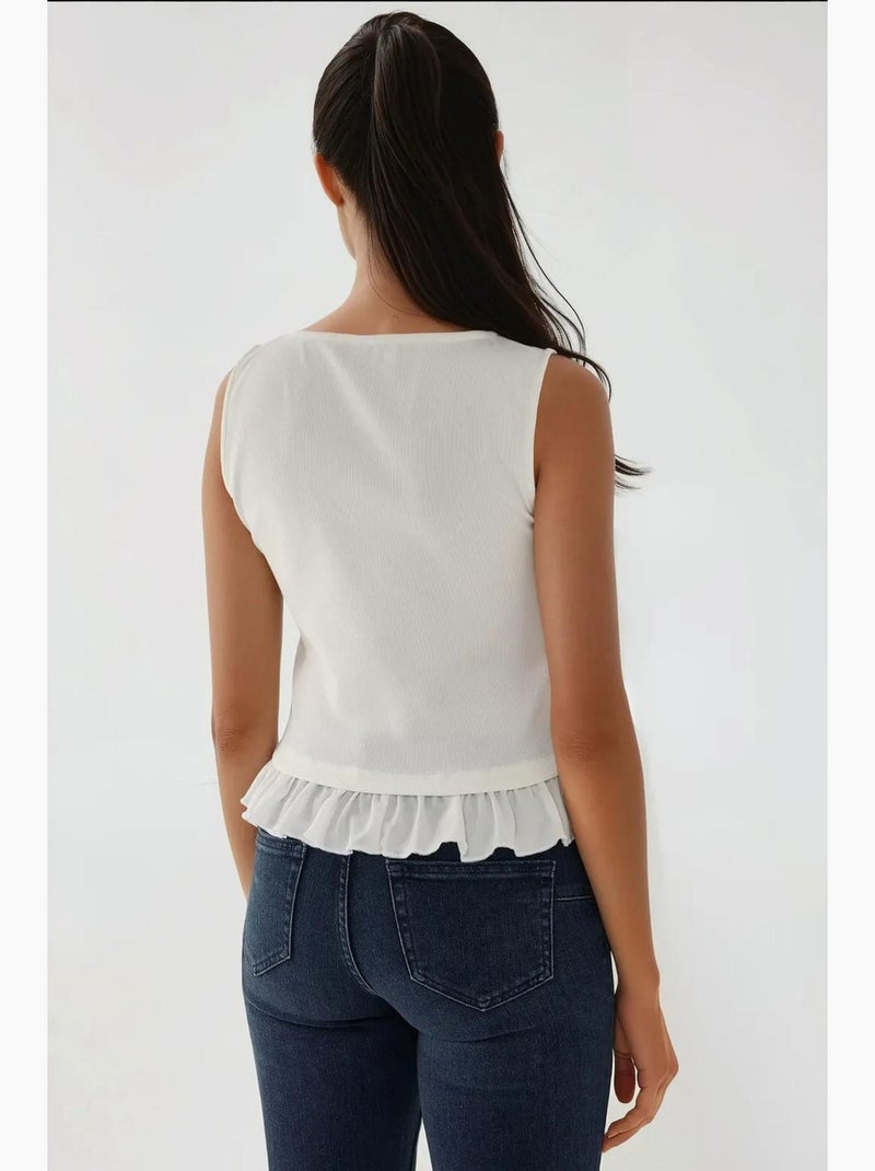 Blusa texturizada de cuello redondo con detalle de volante hiccup Blanco - Kiabi