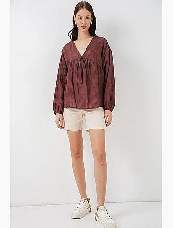 Blusa texturizada seersucker escote en v con lazo bdart