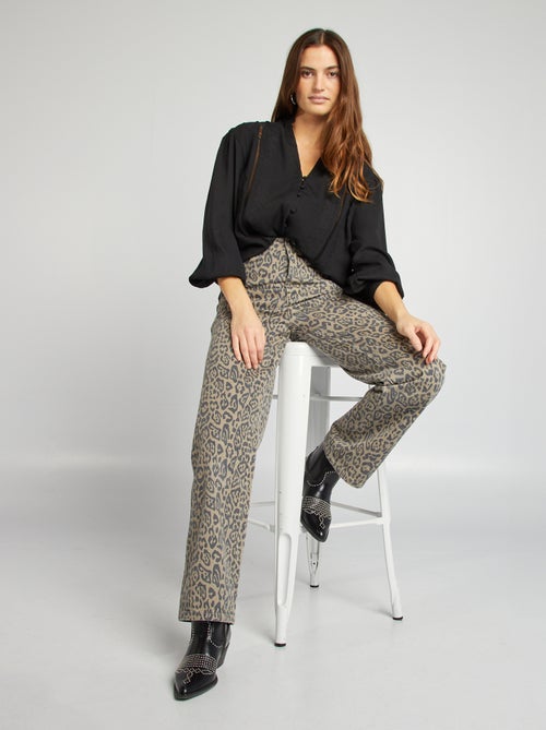 Blusa vaporosa con bordado de volantes y punto calado - Kiabi