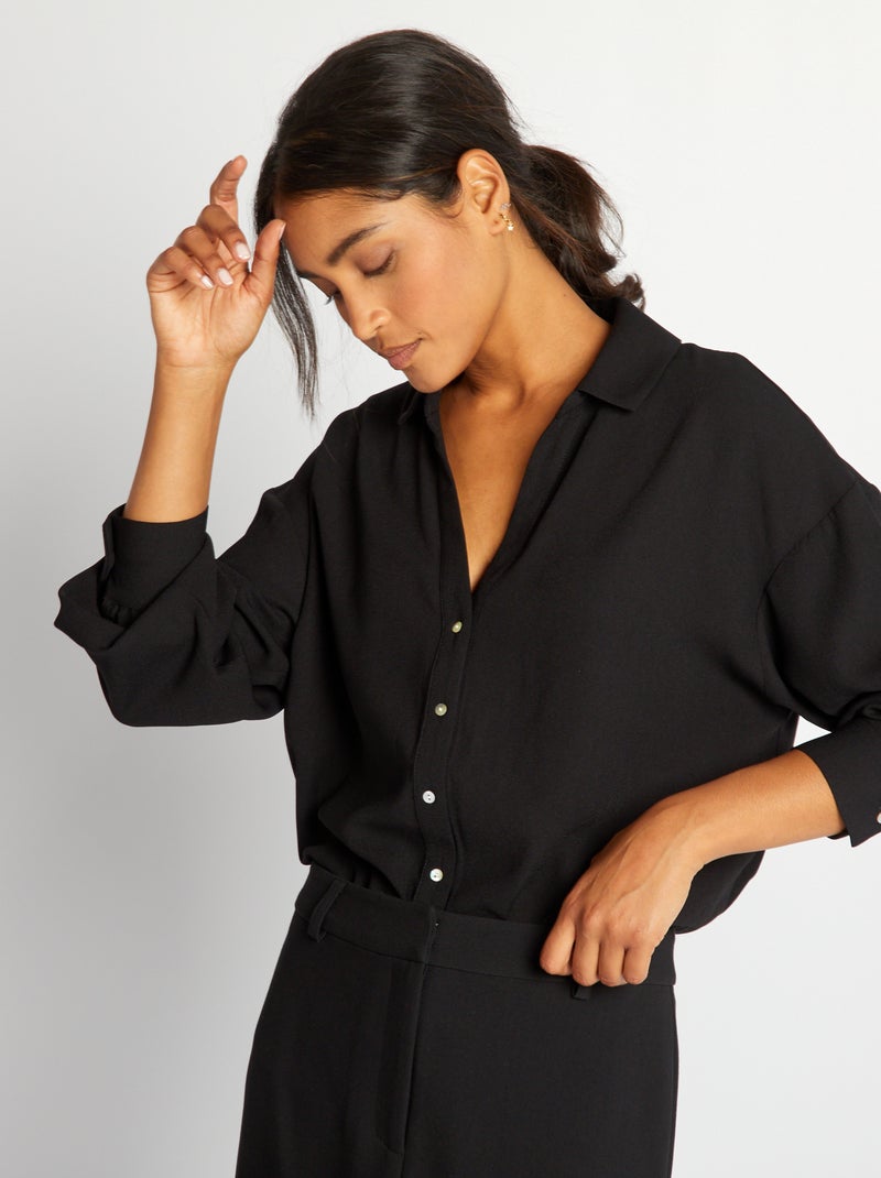 Blusa vaporosa con cuello de pico negro - Kiabi