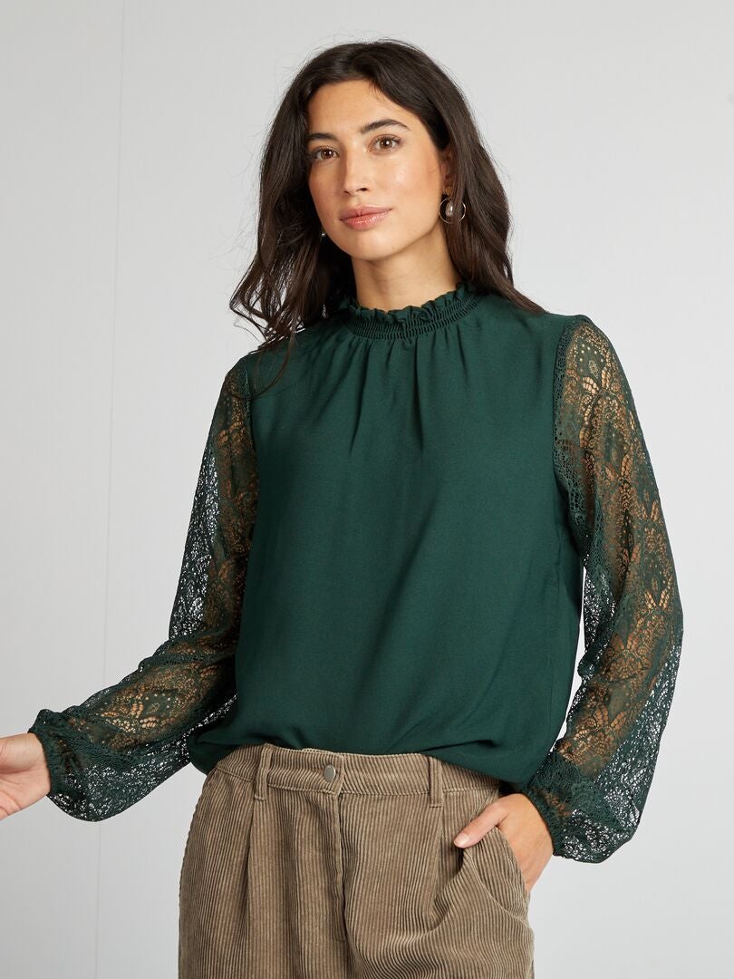 Blusa vaporosa con volante en el cuello y encaje en las mangas VERDE - Kiabi