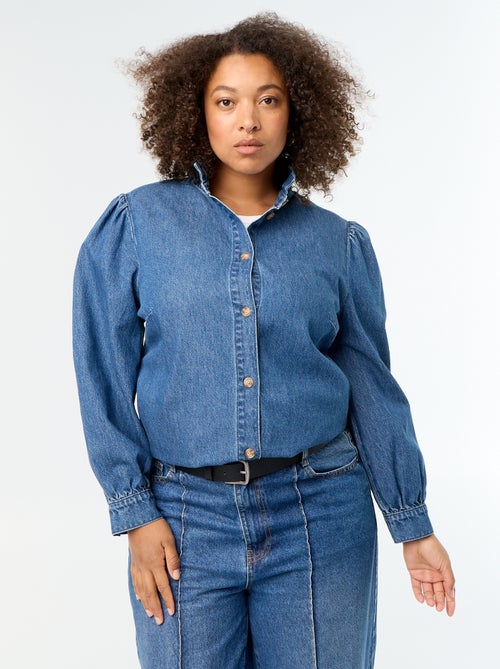 Blusa vaquera con cuello alto con volantes - Kiabi Blusa vaquera con cuello alto con volantes - Kiabi