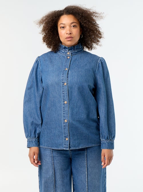 Blusa vaquera con cuello alto con volantes - Kiabi Blusa vaquera con cuello alto con volantes - Kiabi