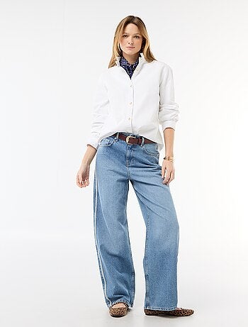 Blusa vaquera con cuello con volantes