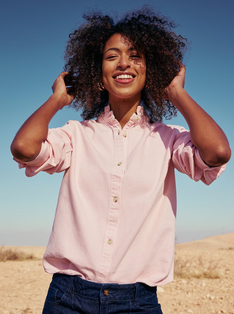 Blusa vaquera con cuello con volantes Rosa - Kiabi