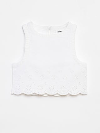 Blusa vaquera sin mangas con bordado inglés