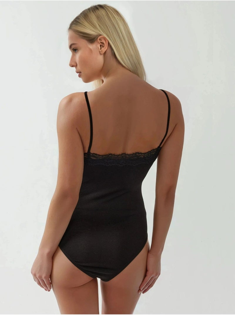 Body ajustado con escote en v y encaje hiccup Negro - Kiabi