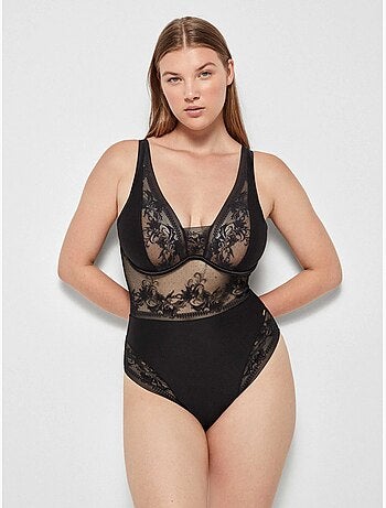 Body con aro y foam de encaje extraplano. Copas B y C