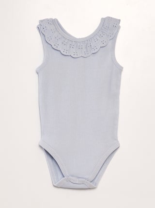 Body de canalé con cuello bordado