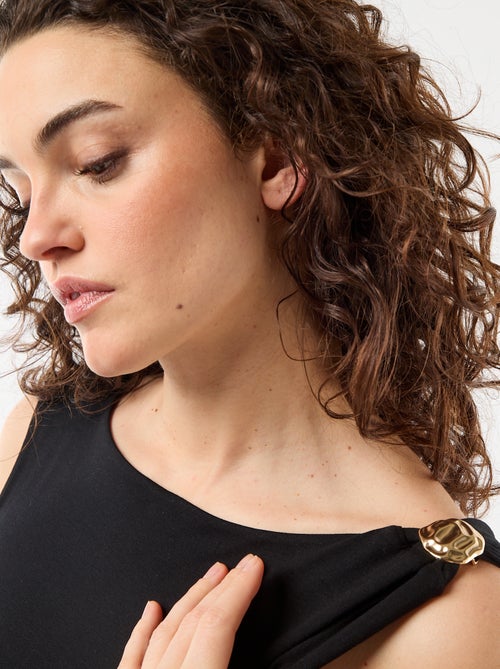 Body de espalda escotada con joya dorada - Kiabi