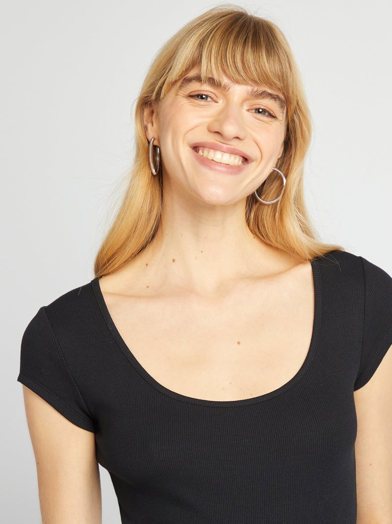 Body de manga corta de canalé negro - Kiabi