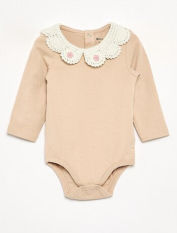 Body de manga larga con cuello de macramé