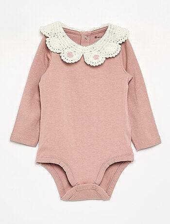 Body de manga larga con cuello de macramé