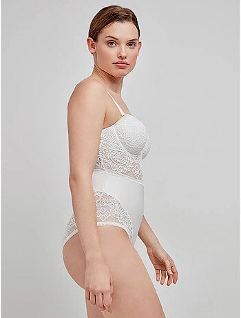 Body desmontable in and out, con aro y foam, de encaje