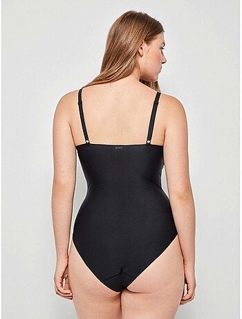 Body envolvente sin costuras, sin aro y con foam extraíble
