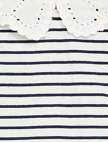 Body estampado con cuello Claudine de bordado inglés