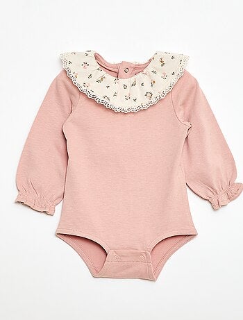 Body liso con cuello Claudine estampado