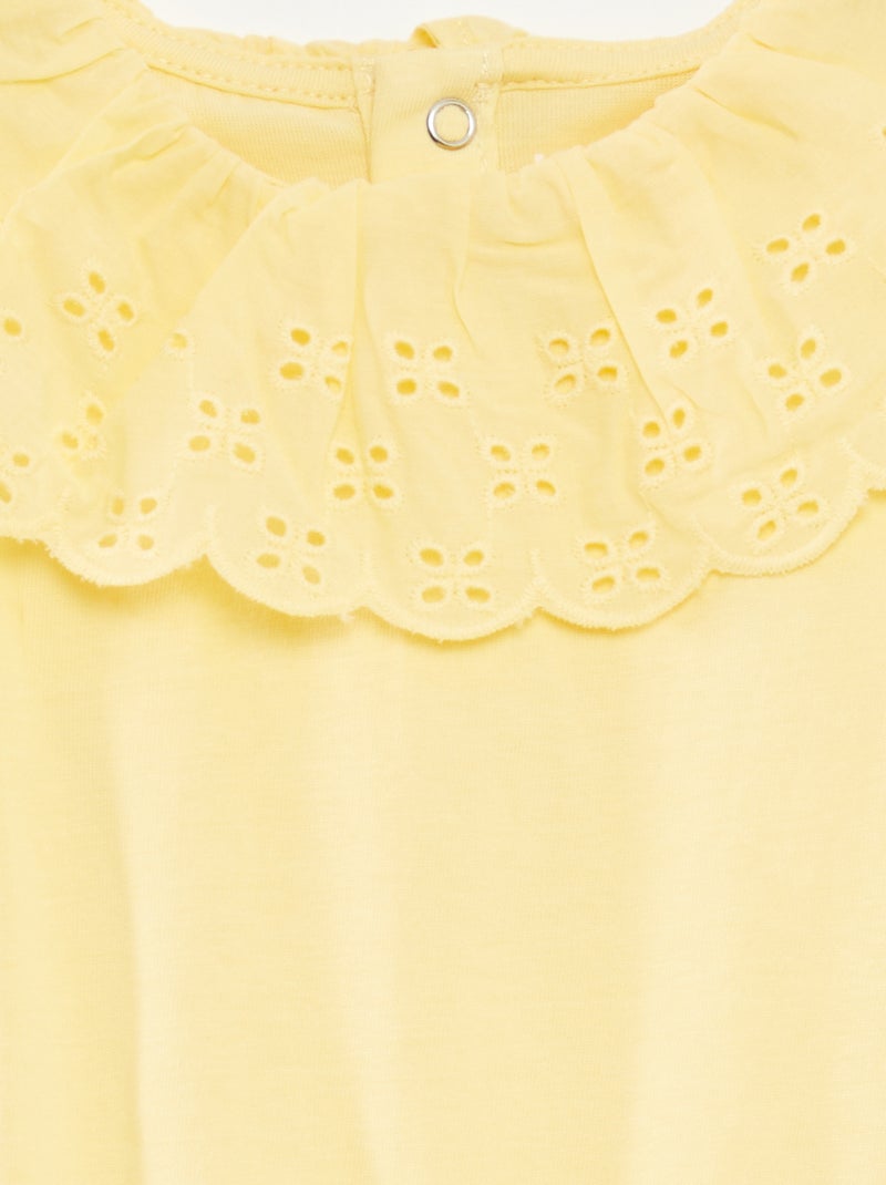 Body sin mangas con cuello amplio de bordado inglés AMARILLO - Kiabi