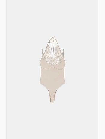 Body sin mangas con recortes bordados dilvin