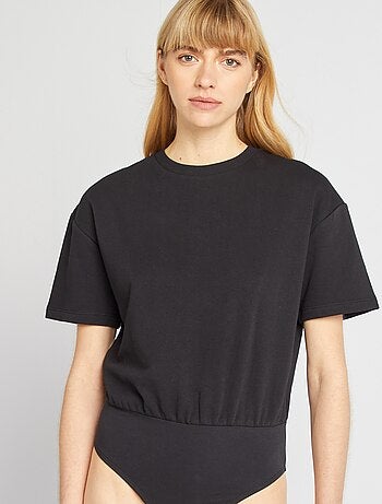 Body tipo camiseta de manga corta