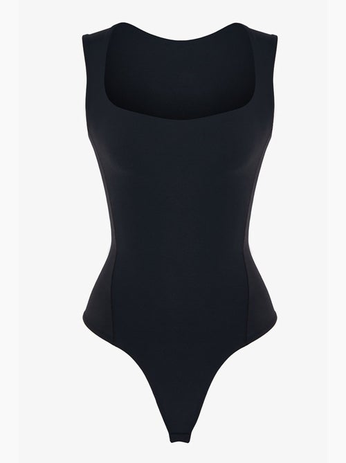 Bodysuit con cuello en u y textura suave penti - Kiabi Bodysuit con cuello en u y textura suave penti - Kiabi