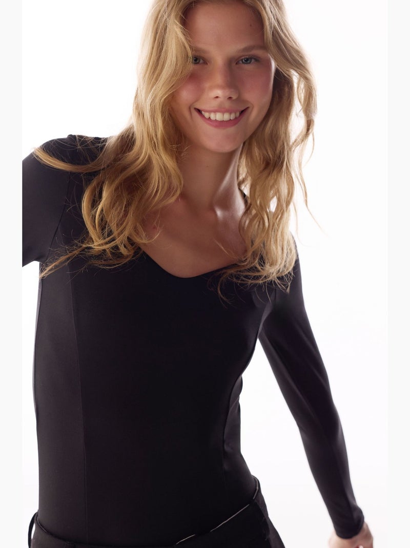Bodysuit con escote corazón y manga larga penti Negro - Kiabi