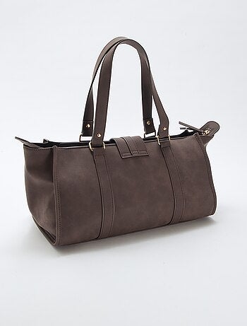 Bolso bowling con detalle de candado