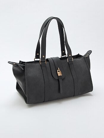 Bolso bowling con detalle de candado