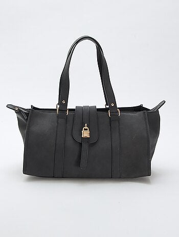 Bolso bowling con detalle de candado