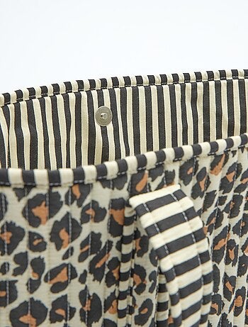 Bolso tote acolchado con estampado hindú