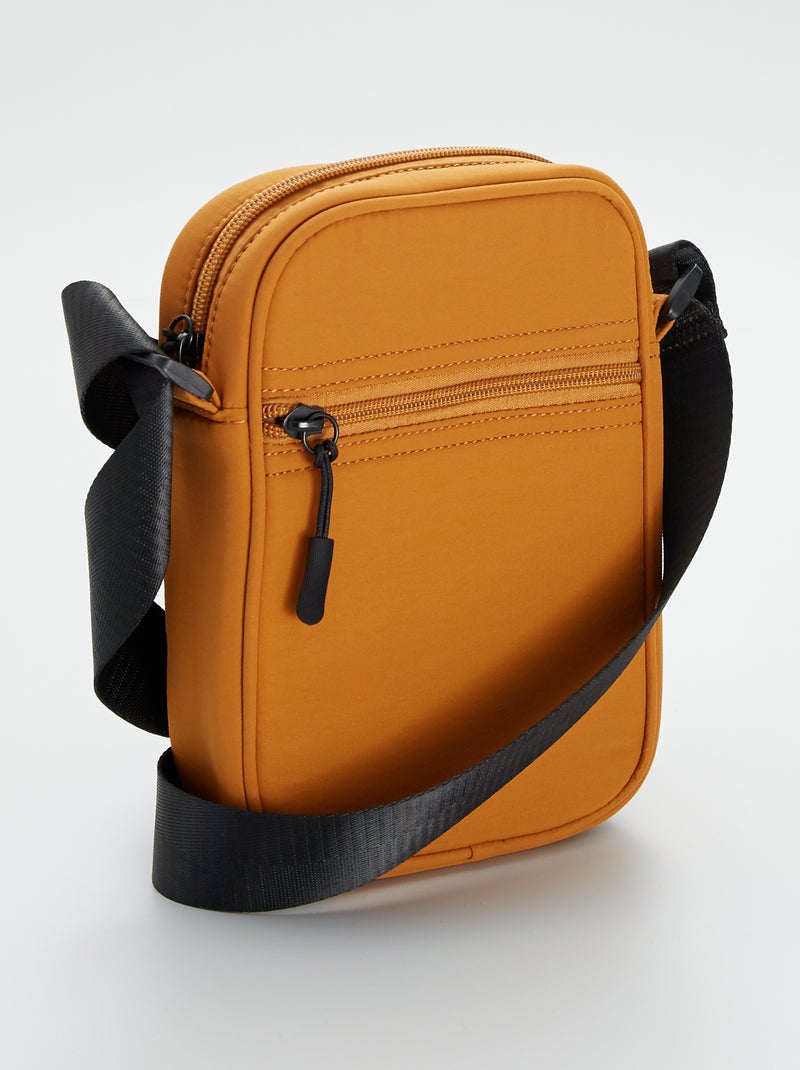Bolso vertical liso camello - Kiabi