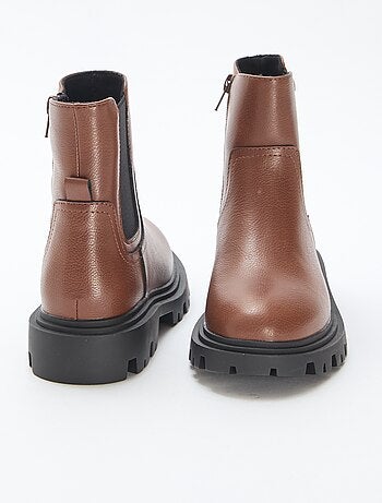 Botas altas ajustadas