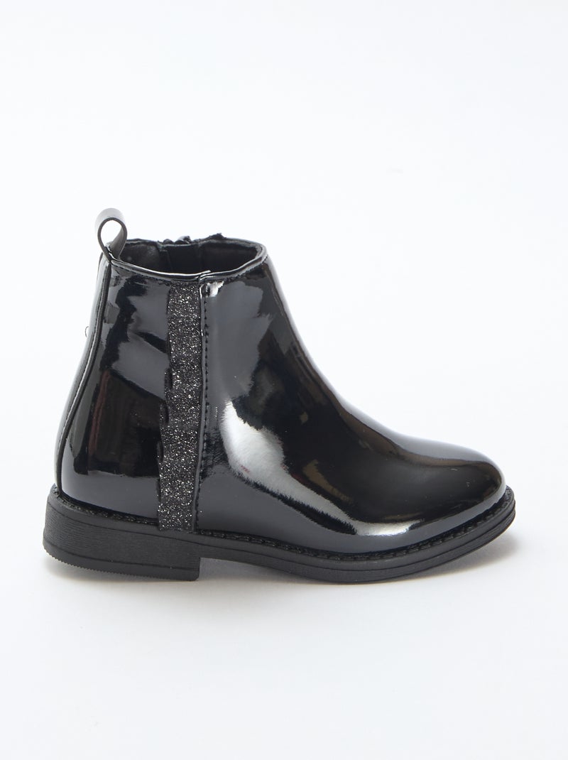 Botas charol con detalle de volante liso Negro - Kiabi