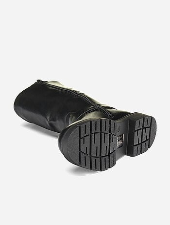 Botas correa cruzada