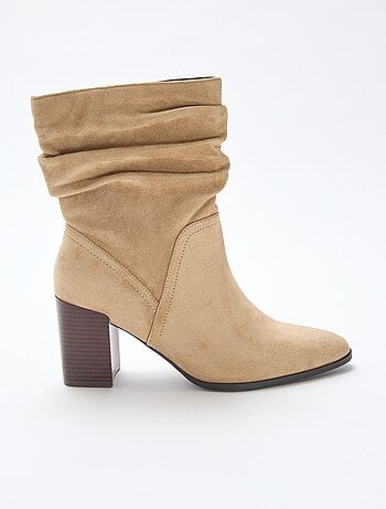 Botas de antelina con efecto plisado
