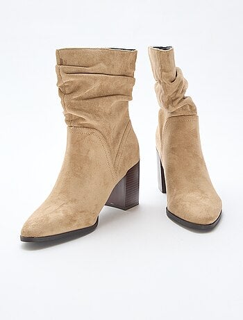 Botas de antelina con efecto plisado