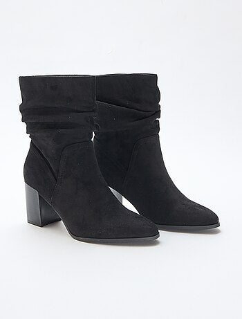 Botas de antelina con efecto plisado